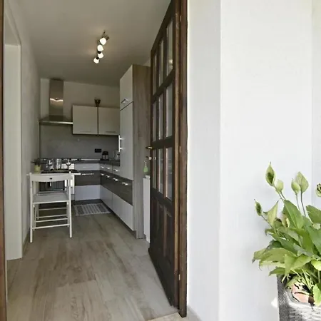 Neue In Valica Mit Grossem Garten *